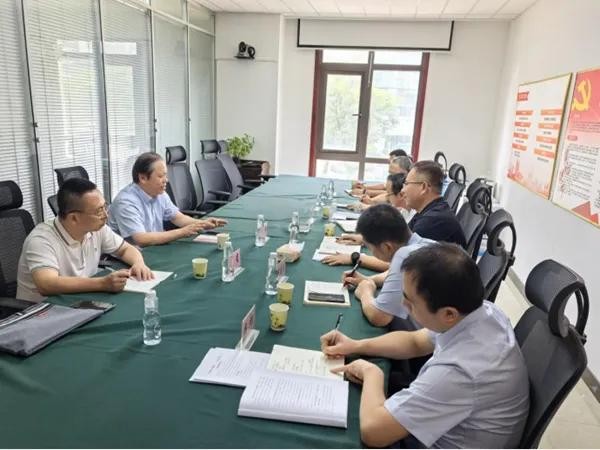 中陜核集團(tuán)黨委書記、董事長朱華平到中陜核二一八大隊(duì)調(diào)研指...